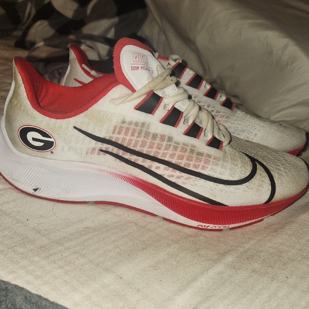 Nike Men's Red and White Running Shoes